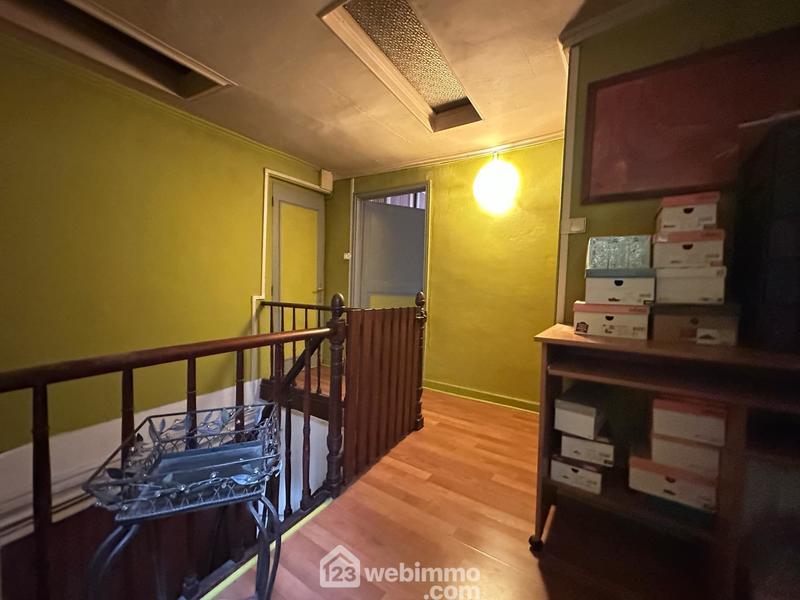 Maison - 305 m² - 12 pièces