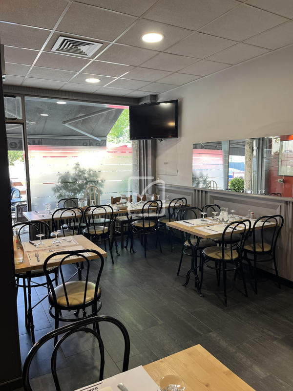 Local commercial - 799 m²