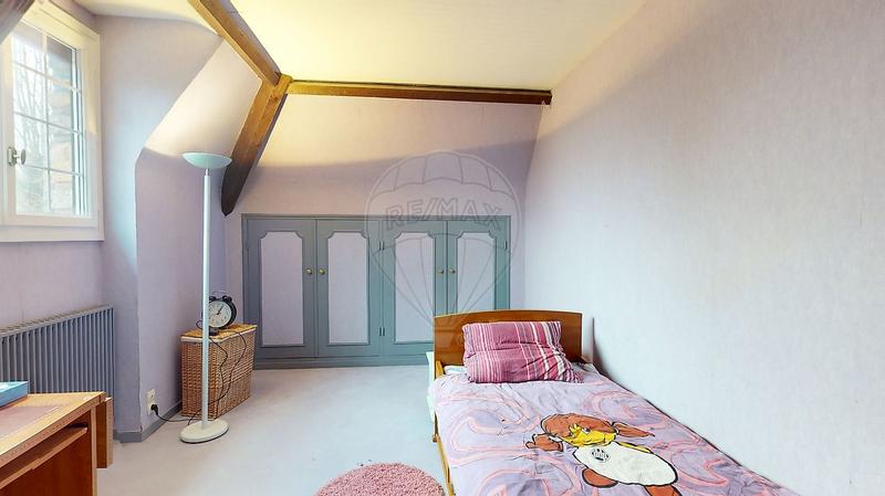 Maison - 233 m² - 8 pièces