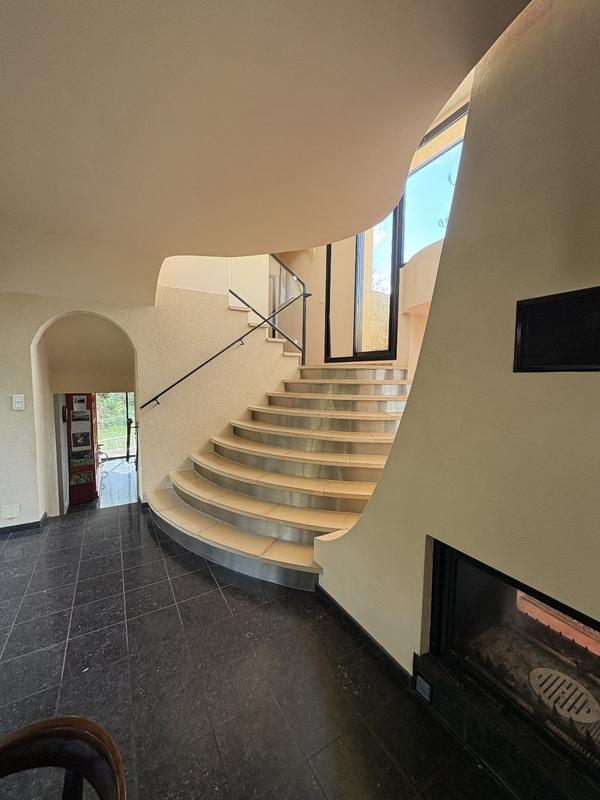 Maison - 266 m² - 7 pièces