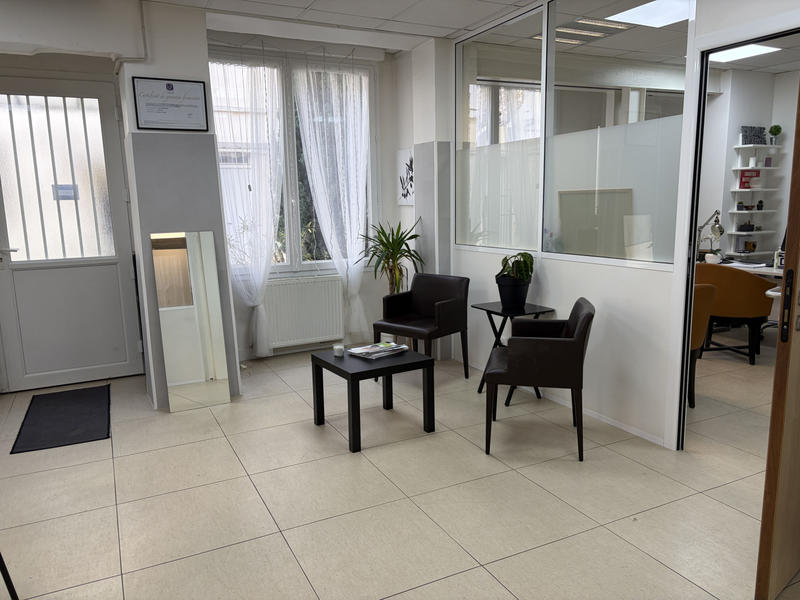 Bureau - 70 m² - 4 pièces