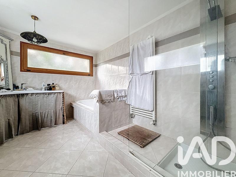 Maison - 143 m² - 6 pièces