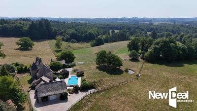 Propriété - 230 m² - 10 pièces