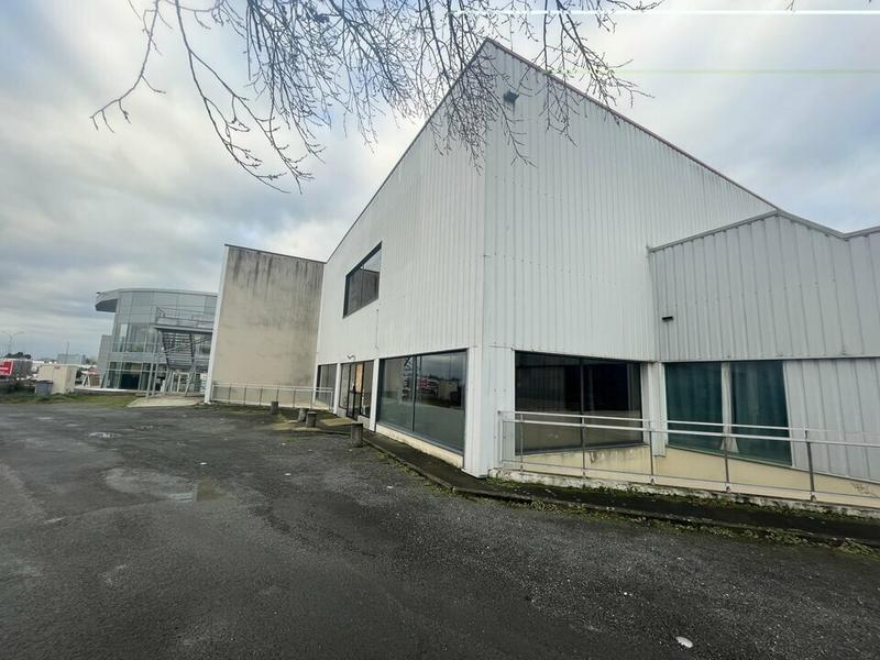 Local commercial - 1 300 m²