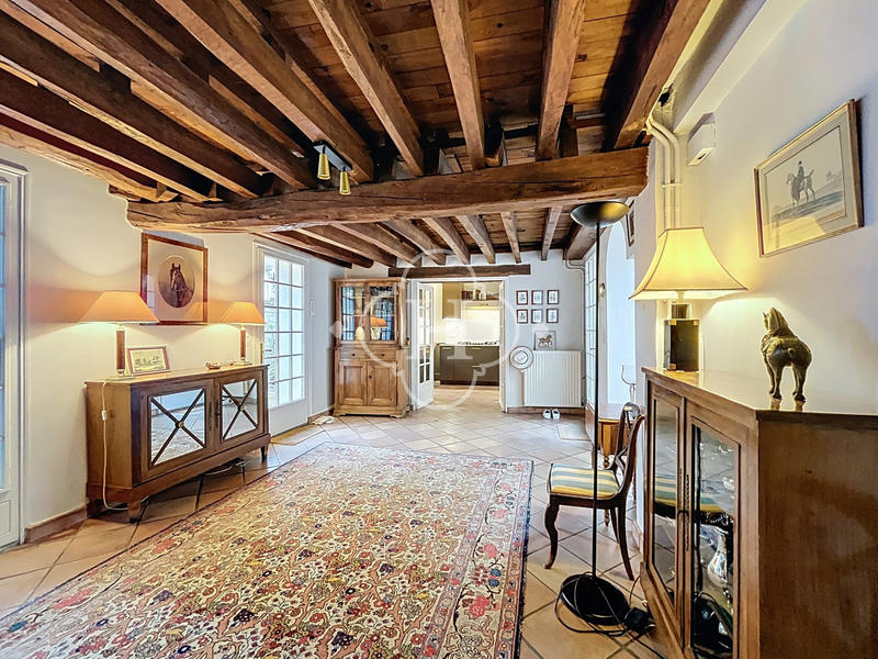 Maison - 230 m² - 8 pièces