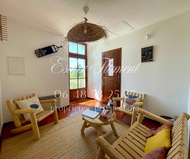 Mas - 242 m² - 8 pièces