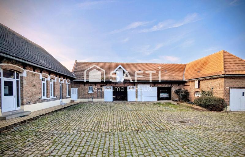 Maison - 240 m² - 8 pièces