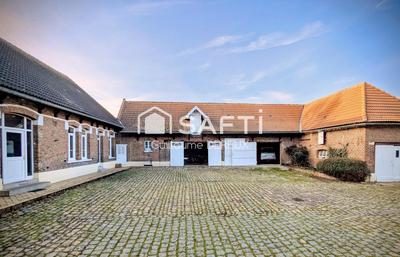 Maison - 240 m² - 8 pièces