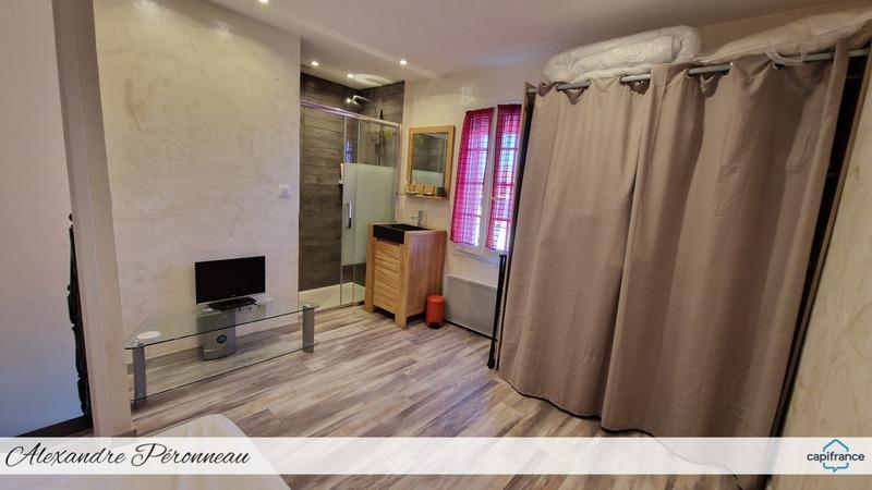 Villa - 285 m² - 9 pièces