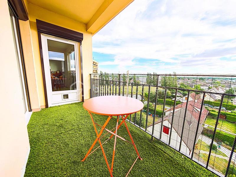 Loft - 80 m² - 4 pièces