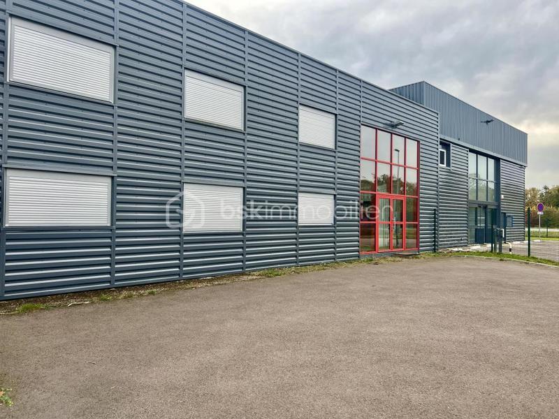 Local d'activité / Entrepôt - 193 m² - 6 pièces