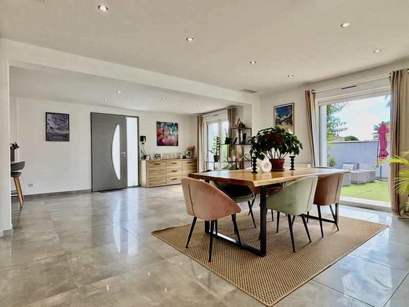 Villa - 186 m² - 6 pièces