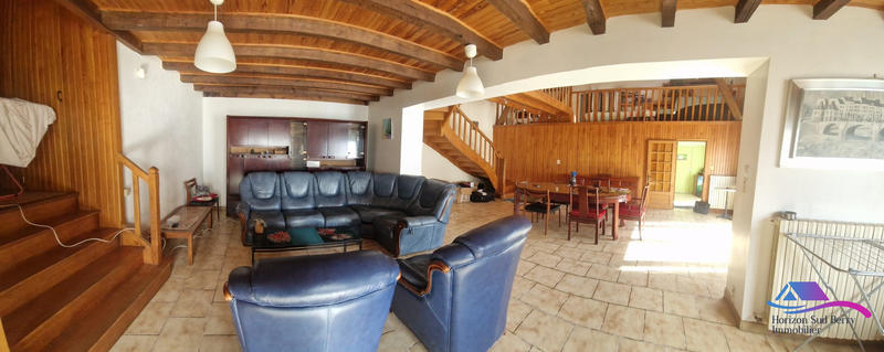 Maison - 217 m² - 6 pièces