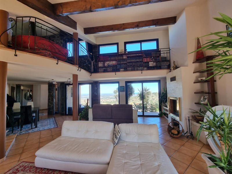 Propriété - 130 m² - 4 pièces