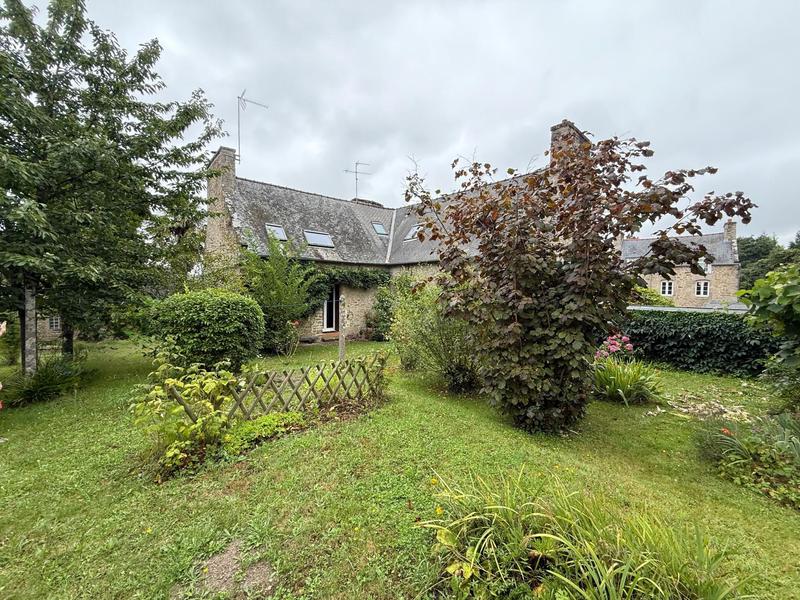 Maison - 207 m² - 12 pièces