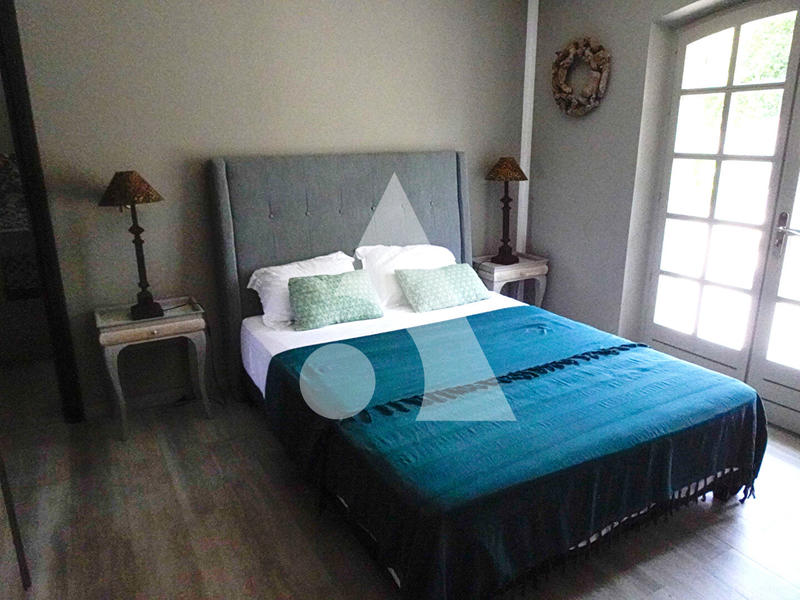 Maison - 200 m² - 7 pièces