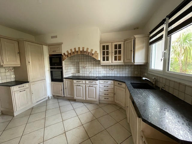 Maison - 215 m² - 7 pièces