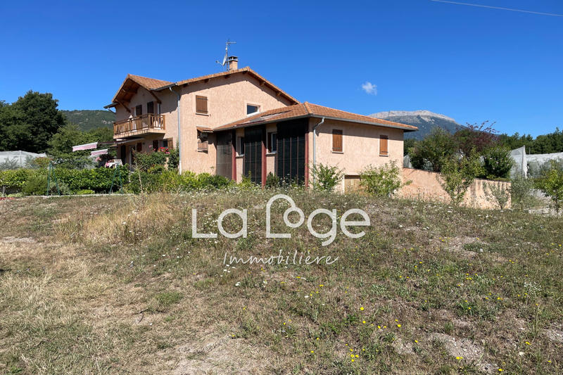 Maison - 224 m² - 7 pièces