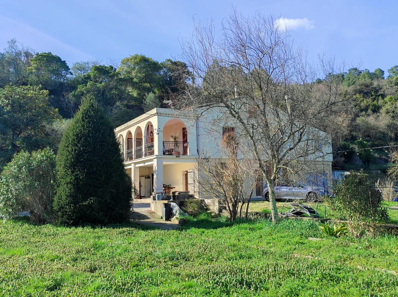 Maison - 200 m² - 7 pièces