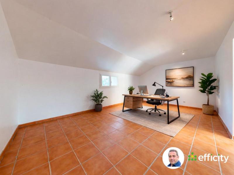 Maison - 222 m² - 5 pièces