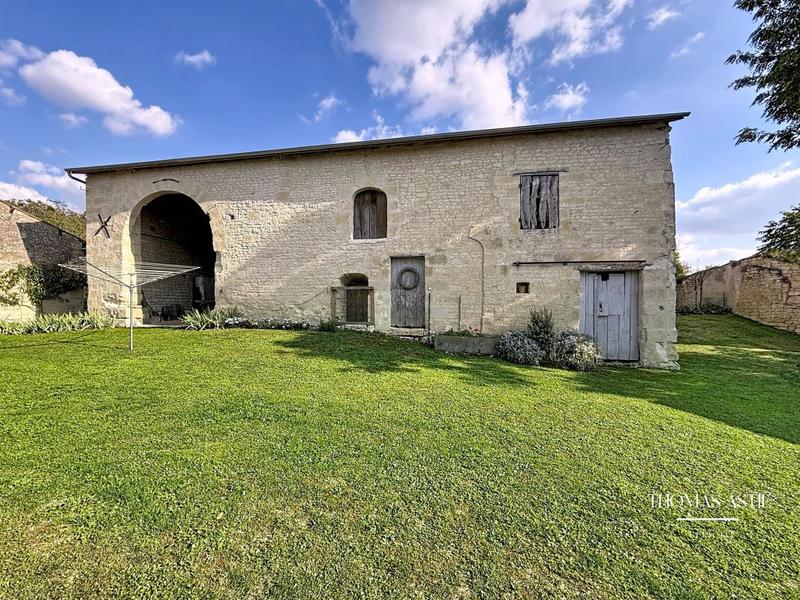 Demeure - 190 m² - 7 pièces