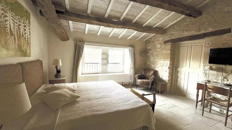 Maison chambre d'hôtes - 280 m² - 10 pièces