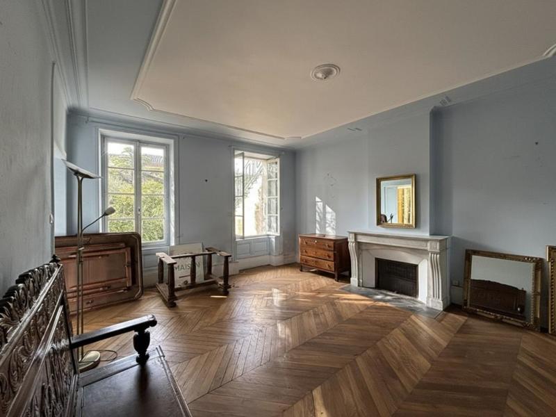 Maison - 255 m² - 10 pièces