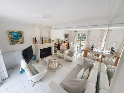 Maison - 111 m² - 5 pièces