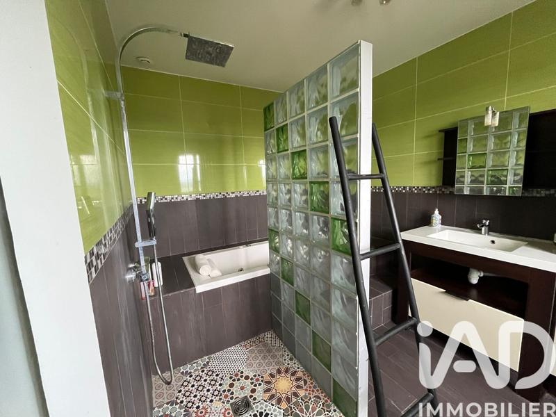 Maison - 200 m² - 7 pièces