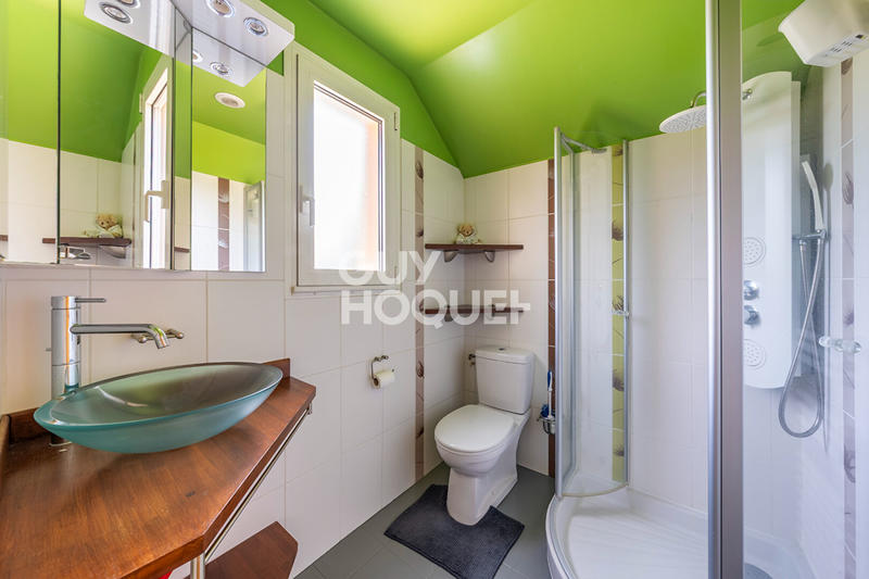 Maison - 238 m² - 8 pièces