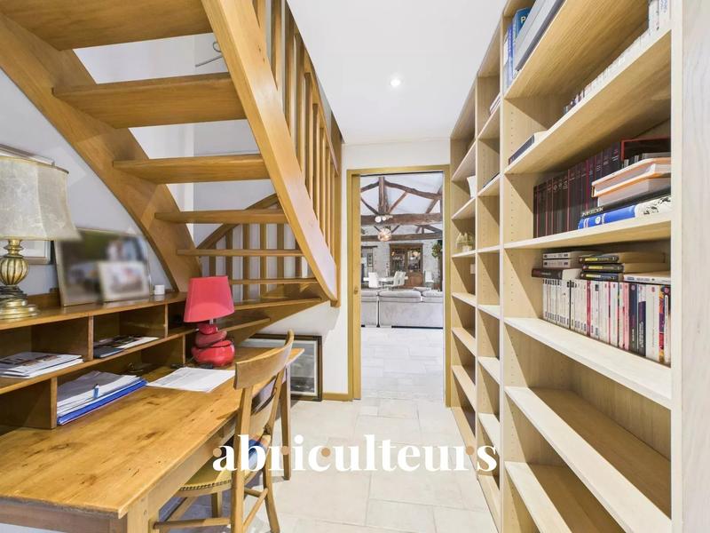 Maison - 217 m² - 8 pièces