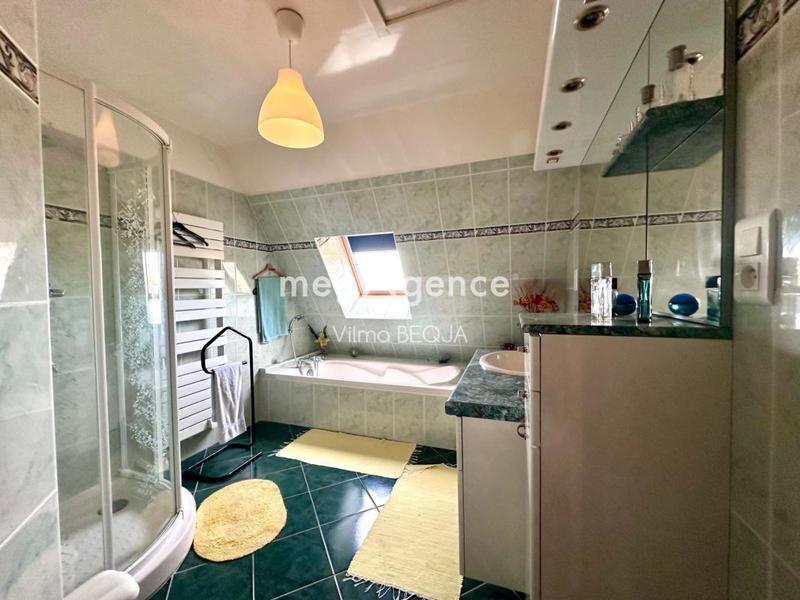 Maison - 192 m² - 7 pièces