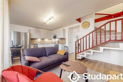 Chambre - 9 m² - 1 pièce