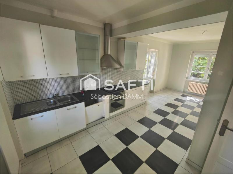 Maison - 192 m² - 8 pièces