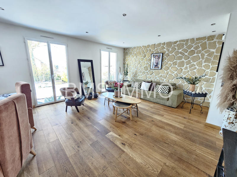 Maison - 205 m² - 6 pièces