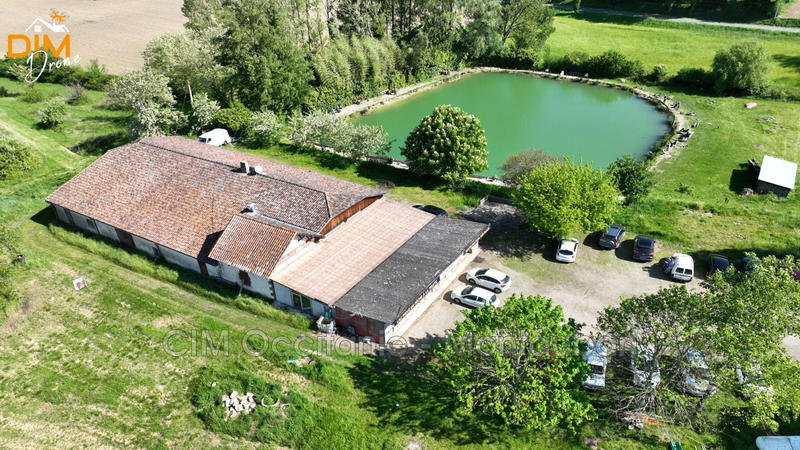 Maison - 600 m² - 5 pièces