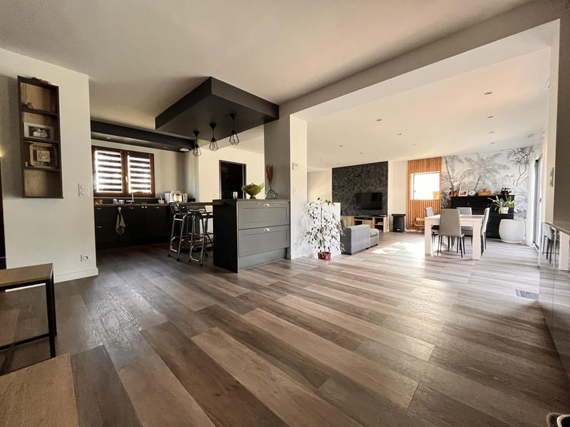 Maison - 179 m² - 5 pièces