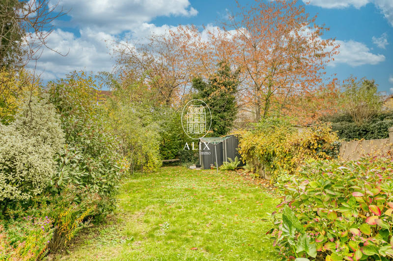 Maison traditionnelle - 75 m² - 4 pièces