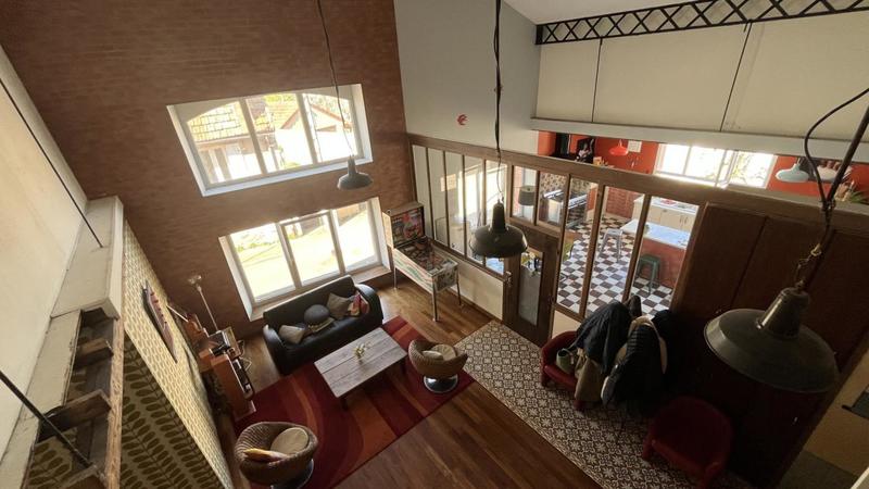 Maison - 250 m² - 7 pièces