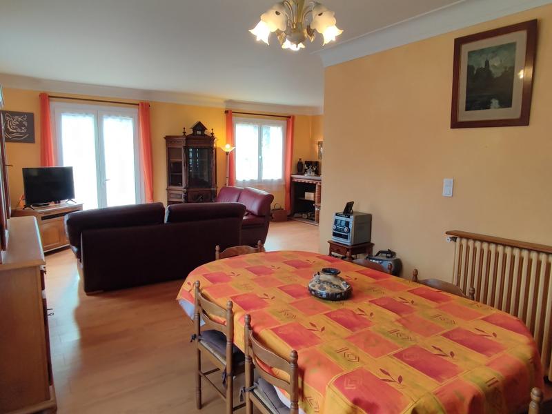 Maison - 198 m² - 6 pièces