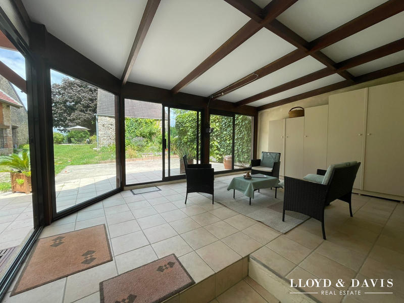 Maison - 230 m² - 13 pièces