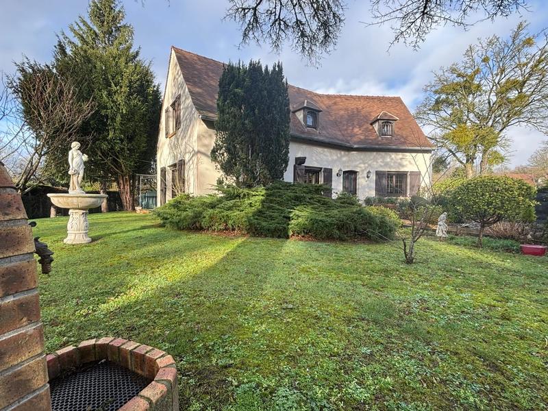 Maison - 224 m² - 8 pièces