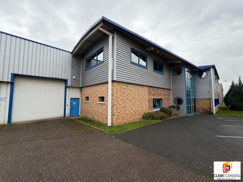 Local d'activités - 3 105 m²
