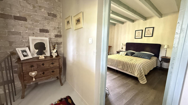 Maison - 300 m² - 8 pièces