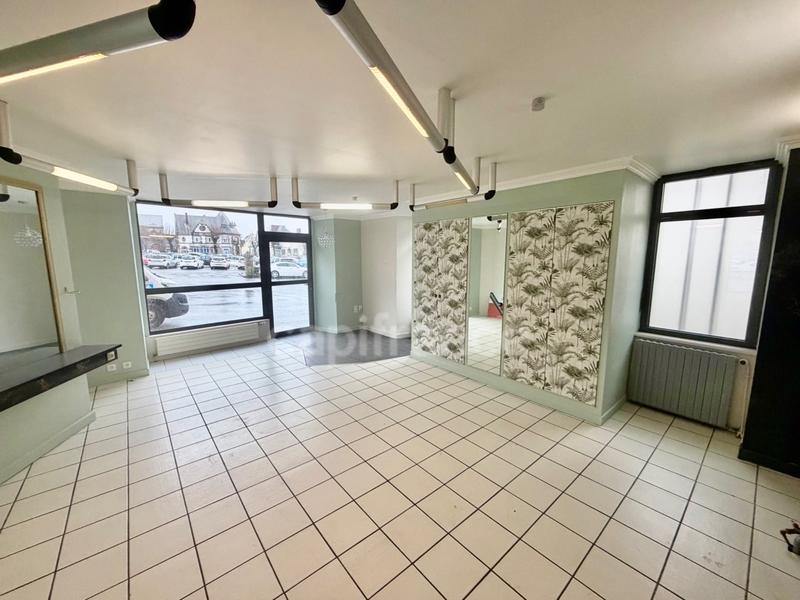 Local commercial - 70 m² - 3 pièces