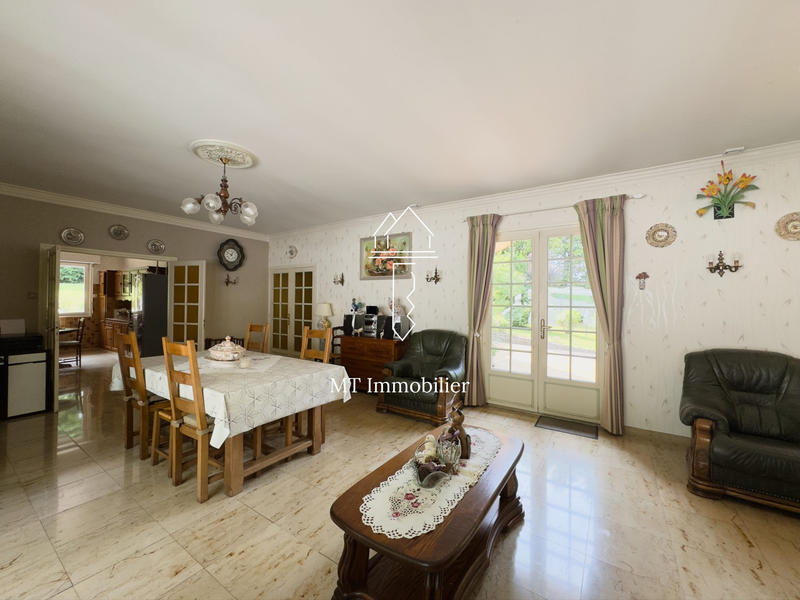 Villa - 223 m² - 6 pièces