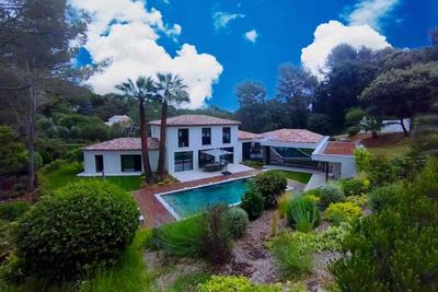 Villa - 292 m² - 7 pièces