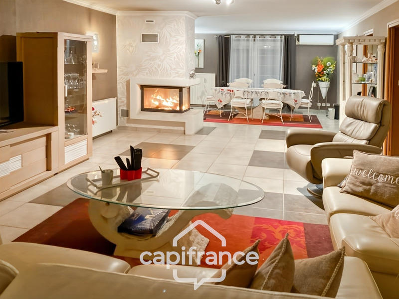 Maison - 273 m² - 9 pièces