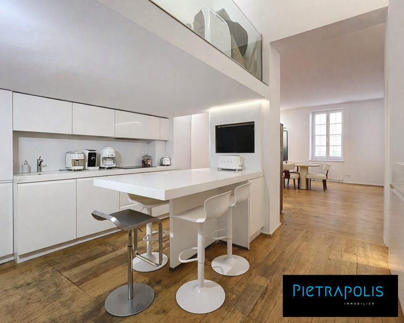 Appartement - 156 m² - 5 pièces