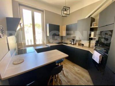 Appartement - 82 m² - 3 pièces